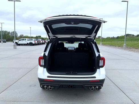 New 2026 Ford Explorer ST AWD/4WD image 16
