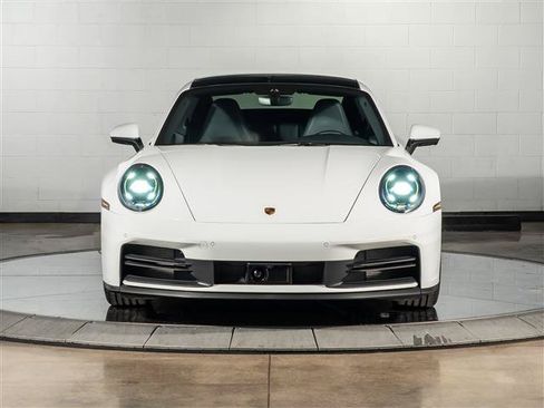 Certified 2025 Porsche 911 Carrera RWD image 6