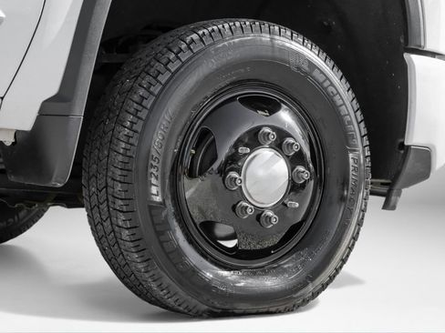 Used 2024 Chevrolet Silverado 3500 High Country w/ High Country Premium Package image 54