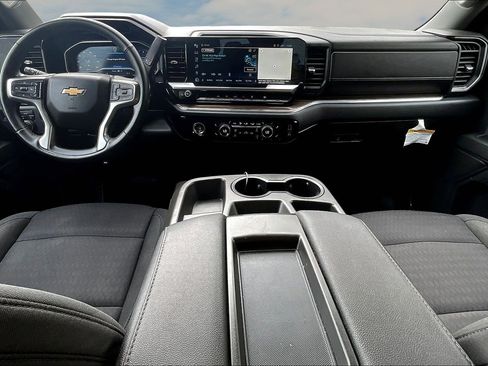 Used 2023 Chevrolet Silverado 1500 LT AWD/4WD image 8