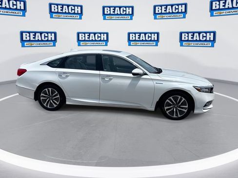 Used 2018 Honda Accord Touring image 9