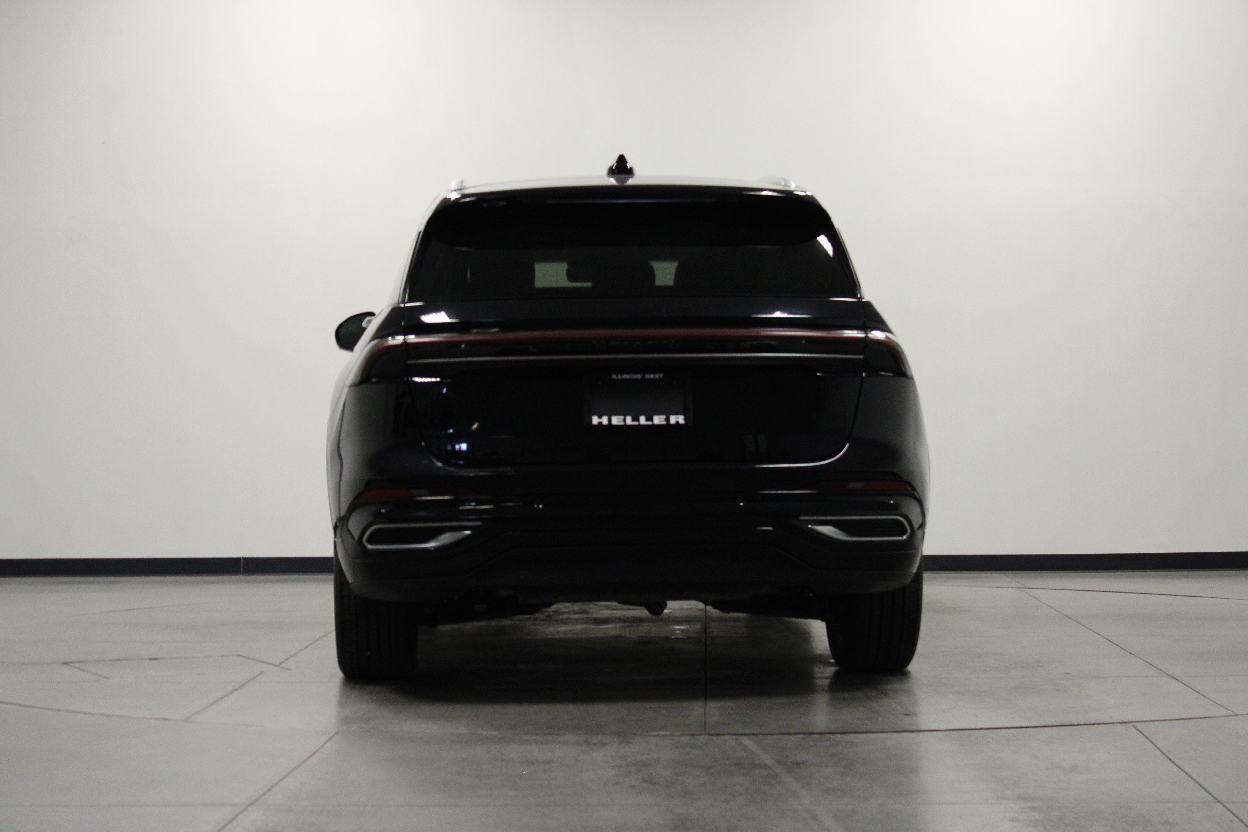 Used 2024 Lincoln Nautilus Reserve w/ Equipment Group 202A AWD/4WD image 5
