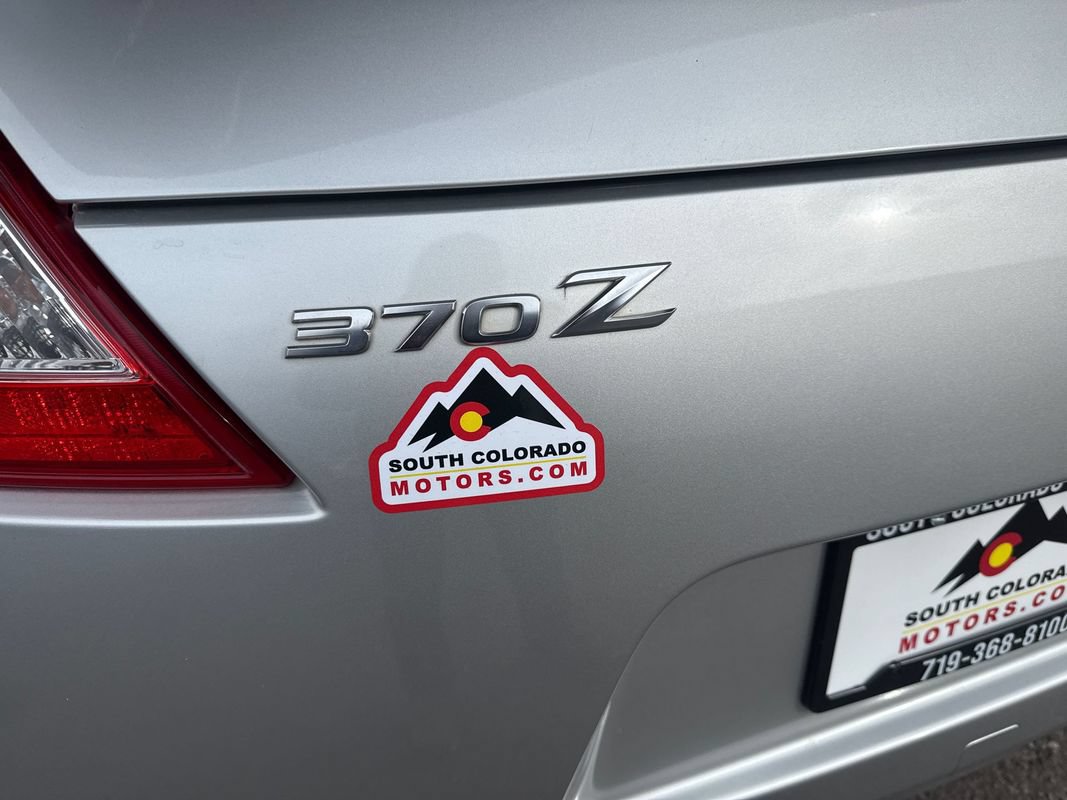 Used 2011 Nissan 370Z Coupe RWD image 16