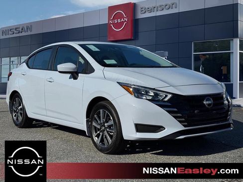 New 2025 Nissan Versa SV w/ Trunk Package image 1