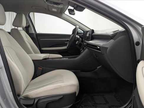 Used 2025 Hyundai Sonata SEL FWD image 22