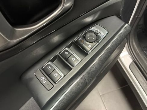 Used 2024 Kia Sorento S w/ Panoramic Sunroof Package FWD image 11