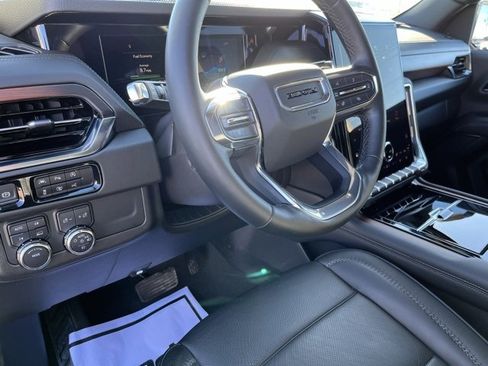 Used 2025 GMC Yukon Denali image 12
