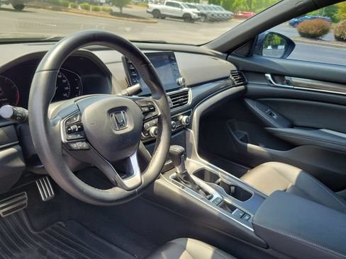 Used 2019 Honda Accord Sport image 11