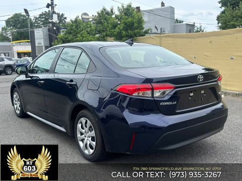 Used 2025 Toyota Corolla LE FWD image 4