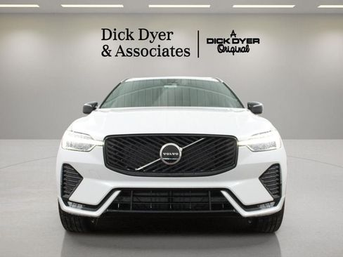 New 2026 Volvo XC60 B5 Core AWD/4WD image 4