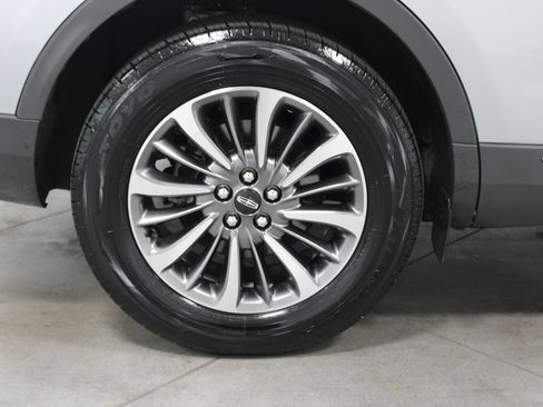 Used 2023 Lincoln Nautilus Reserve FWD image 13