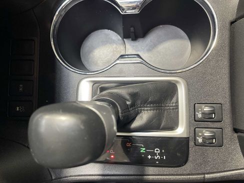 Used 2018 Toyota Highlander XLE FWD image 17