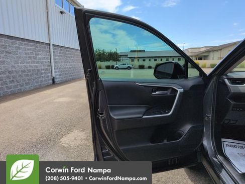 Used 2021 Toyota RAV4 XLE w/ XLE Grade Weather Package AWD/4WD image 10