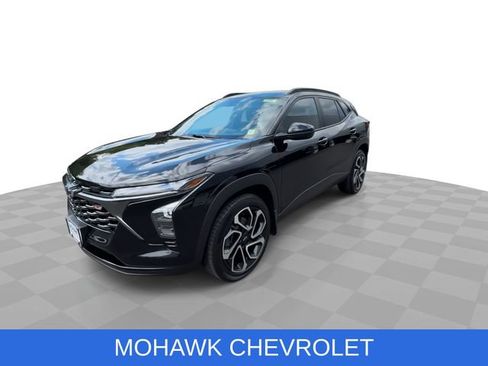 Used 2025 Chevrolet Trax RS w/ Sunroof Package FWD image 4