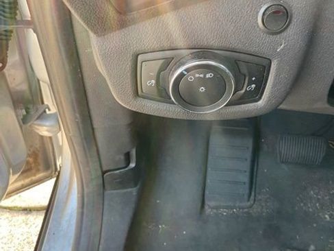 Used 2016 Ford Transit Connect XL image 17