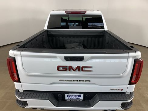 Used 2022 GMC Sierra 1500 AT4 w/ AT4 Preferred Package image 11