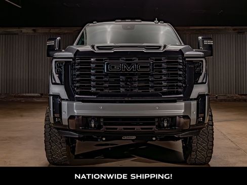 Used 2024 GMC Sierra 3500 Denali Ultimate AWD/4WD image 4