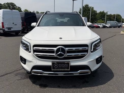 Used 2022 Mercedes-Benz GLB 250 4MATIC image 2