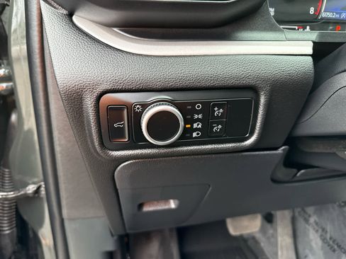 Used 2023 Ford Explorer XLT image 20