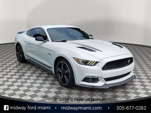 Used 2016 Ford Mustang GT Premium RWD image 1