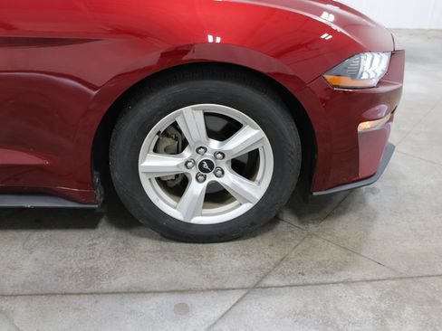 Used 2018 Ford Mustang Coupe RWD image 21