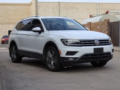 Used 2019 Volkswagen Tiguan SEL Premium AWD/4WD image 2