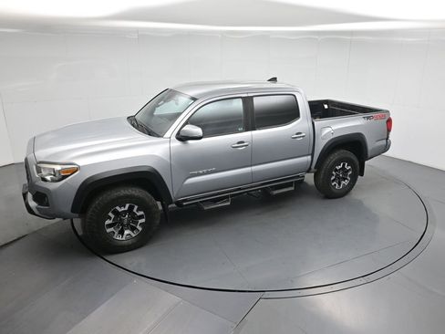 Used 2019 Toyota Tacoma TRD Off-Road w/ Technology Package AWD/4WD image 43