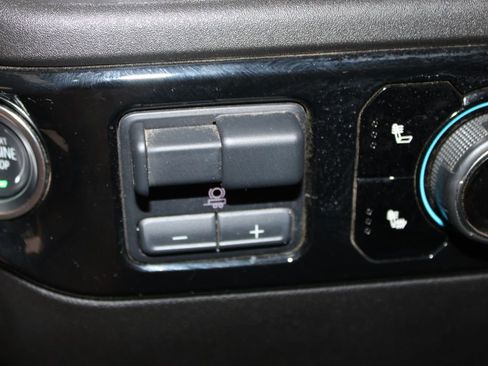 Used 2025 Chevrolet Silverado 1500 LT image 42