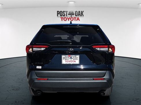 Used 2025 Toyota RAV4 LE image 6