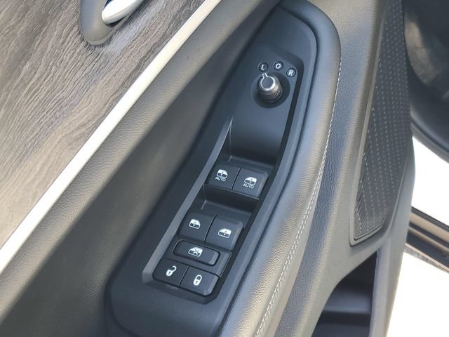 Used 2023 Jeep Grand Cherokee L Limited w/ Luxury Tech Group II RWD image 13