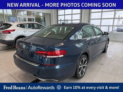Used 2022 Volkswagen Passat 2.0T SE FWD image 4