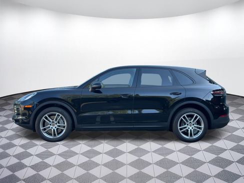 Used 2023 Porsche Cayenne AWD/4WD image 2