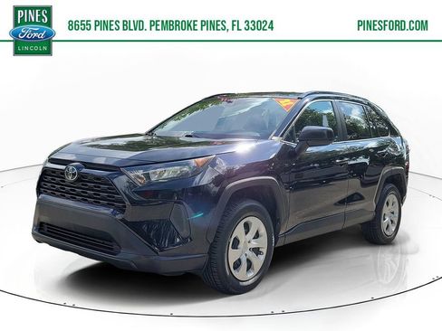 Used 2021 Toyota RAV4 LE FWD image 1