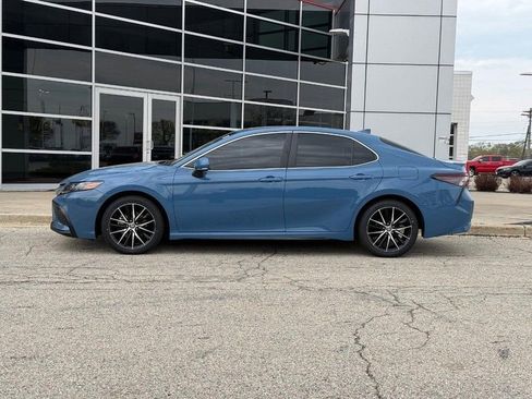 Used 2024 Toyota Camry SE FWD image 6