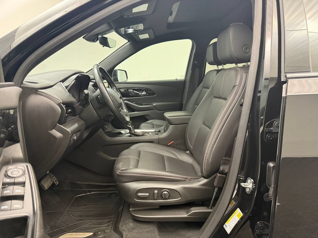 Used 2023 Chevrolet Traverse RS w/ LPO, Floor Liner Package AWD/4WD image 5