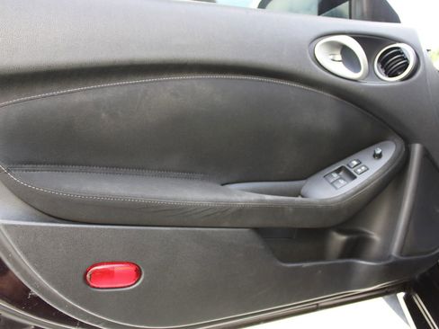 Used 2014 Nissan 370Z Coupe image 18