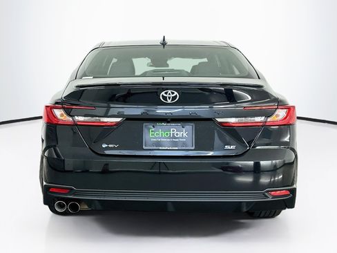 Used 2025 Toyota Camry SE FWD image 7