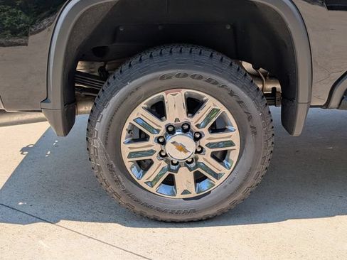 New 2026 Chevrolet Silverado 2500 High Country w/ High Country Premium Package AWD/4WD image 3