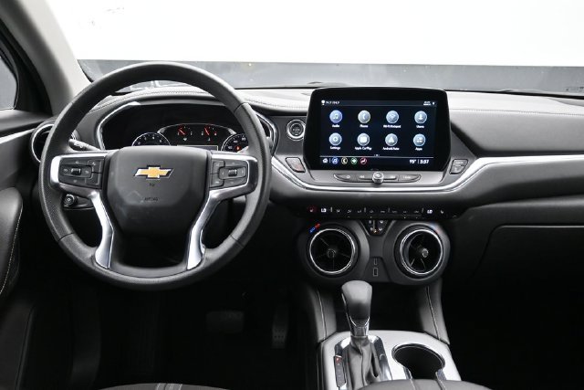 Used 2025 Chevrolet Blazer LT AWD/4WD image 6