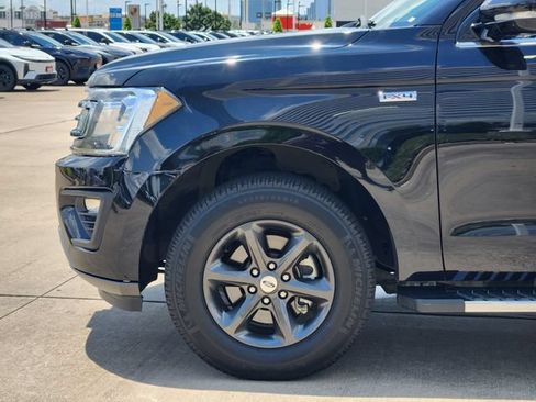 Used 2019 Ford Expedition XLT w/ Equipment Group 202A AWD/4WD image 8