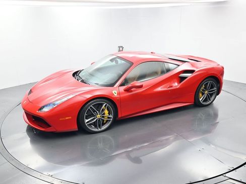 Used 2018 Ferrari 488 GTB RWD image 34