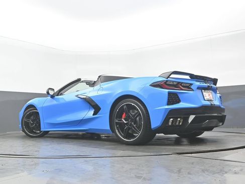 Used 2022 Chevrolet Corvette Stingray Premium Conv w/ Z51 Performance Package RWD image 30