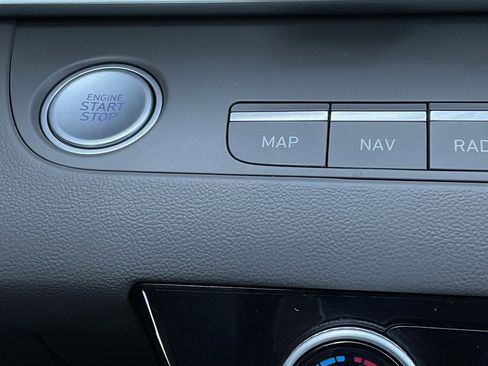 Used 2025 Hyundai Elantra SEL image 35