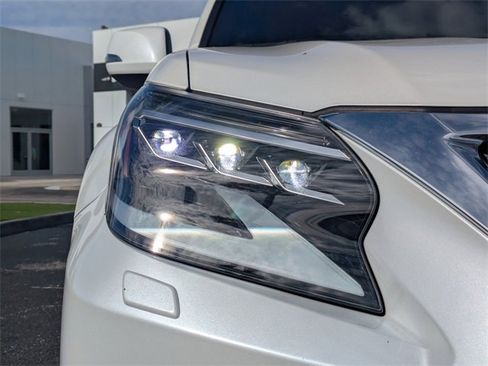 Used 2023 Lexus GX 460 Premium image 10