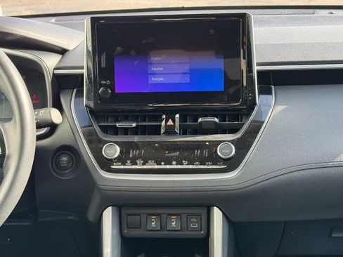 Used 2024 Toyota Corolla Cross XLE image 13
