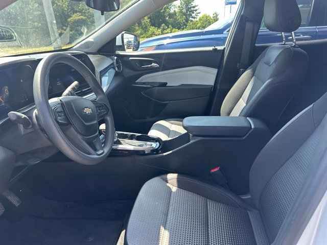 Used 2024 Chevrolet Trax LT FWD image 32