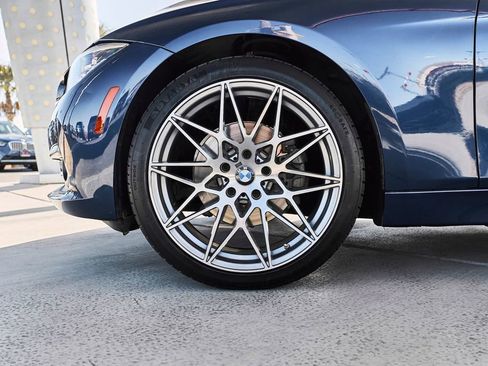 Used 2018 BMW 320i Sedan RWD image 3