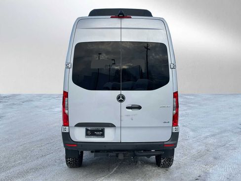 Used 2021 Freightliner Sprinter 2500 image 4