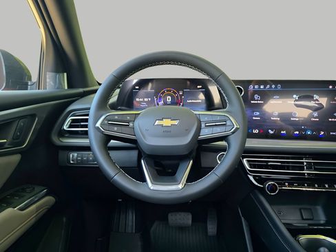 New 2026 Chevrolet Traverse LT w/ Sun and Wheel Package AWD/4WD image 20