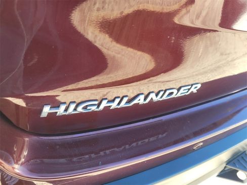 Used 2015 Toyota Highlander Limited image 11